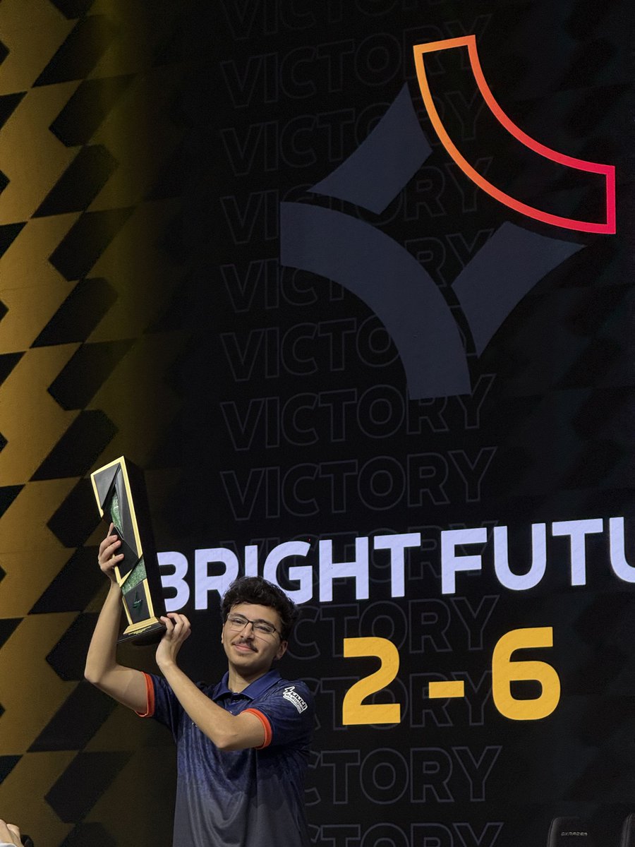 الاسطورة ابرا من الطريق الصعب بطل البطولة الكبرى للدوري السعودي الالكتروني EA FC 2025 🏆

🐐 <a href="/ibra6577/">Twis IBRA</a>  
🧠 <a href="/iAlawe12/">iAlawe12</a> 

#BFwinGG | #SELEAFC25