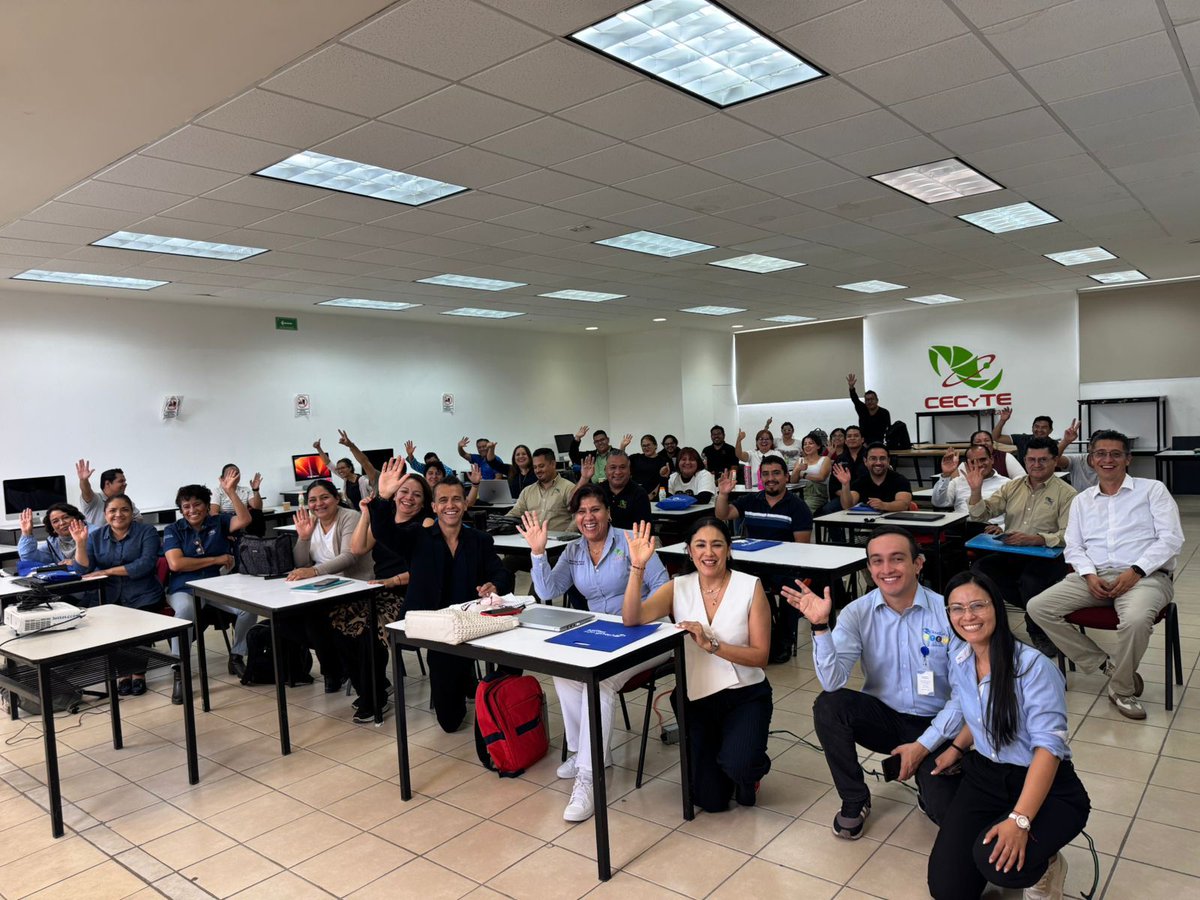 CECYTEQueretaro's tweet image. ¡Docentes innovadores! 🚀 35 docentes del #CECyTEQ participaron en curso-taller sobre #CloudLabs, plataforma de aprendizaje virtual con laboratorios simulados e interactivos 📚💻. #EducaciónInnovadora #OrgulloCECyTEQ