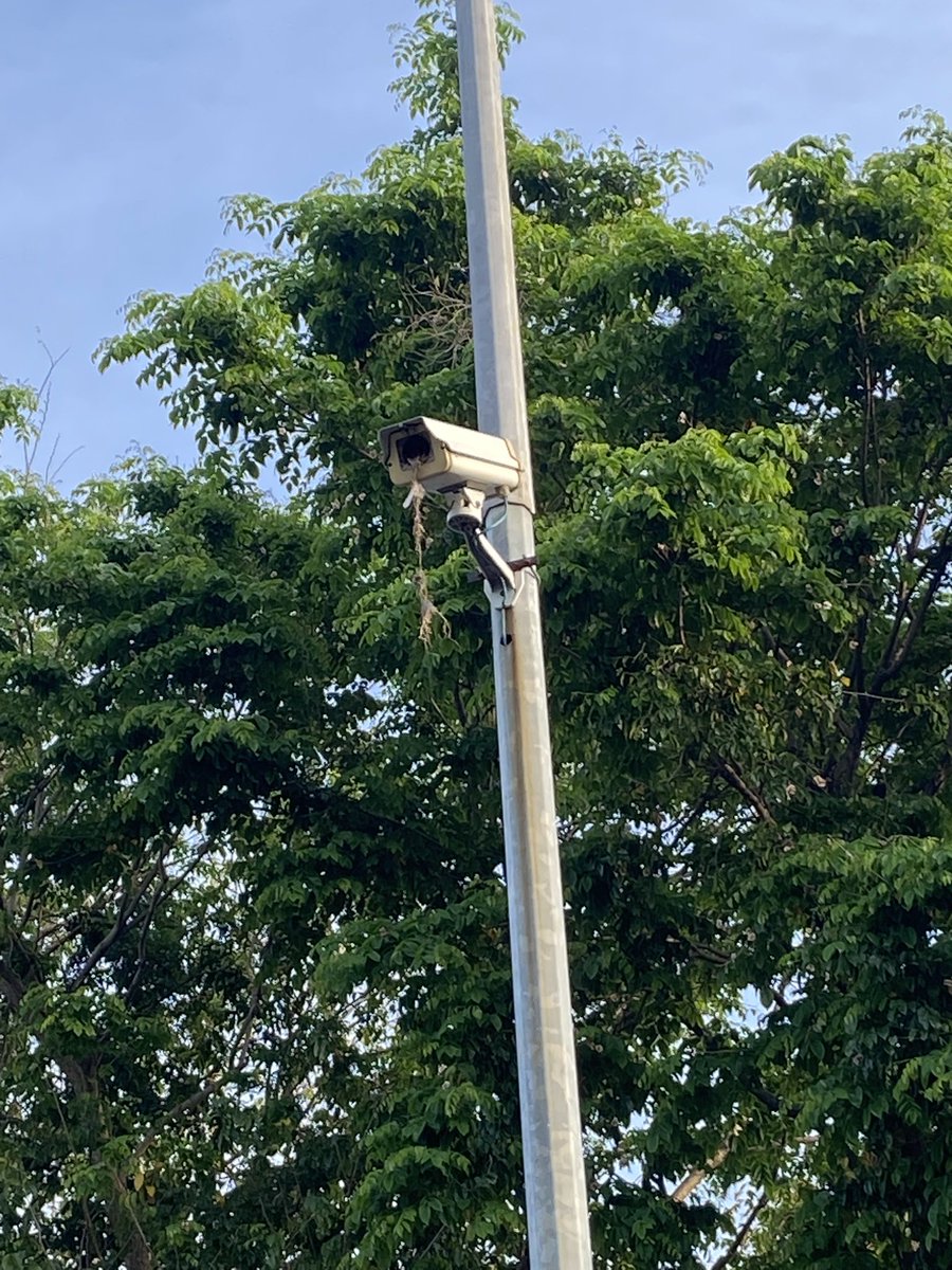 Gimana nih maintenance cctv bandara Juanda di area Terminal 1 kok bs jd sarang burung <a href="/e100ss/">Radio Suara Surabaya</a>