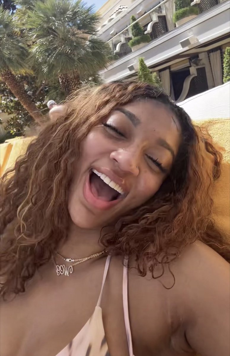 aww she definitely needed a mini vacay 🥹🌴