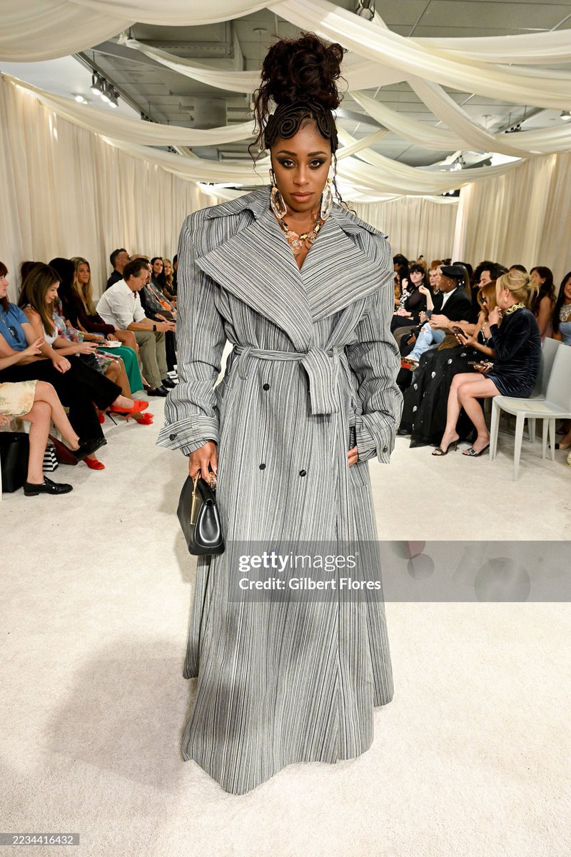 NAOMI ATE TF DOWN #NYFW 😍😍