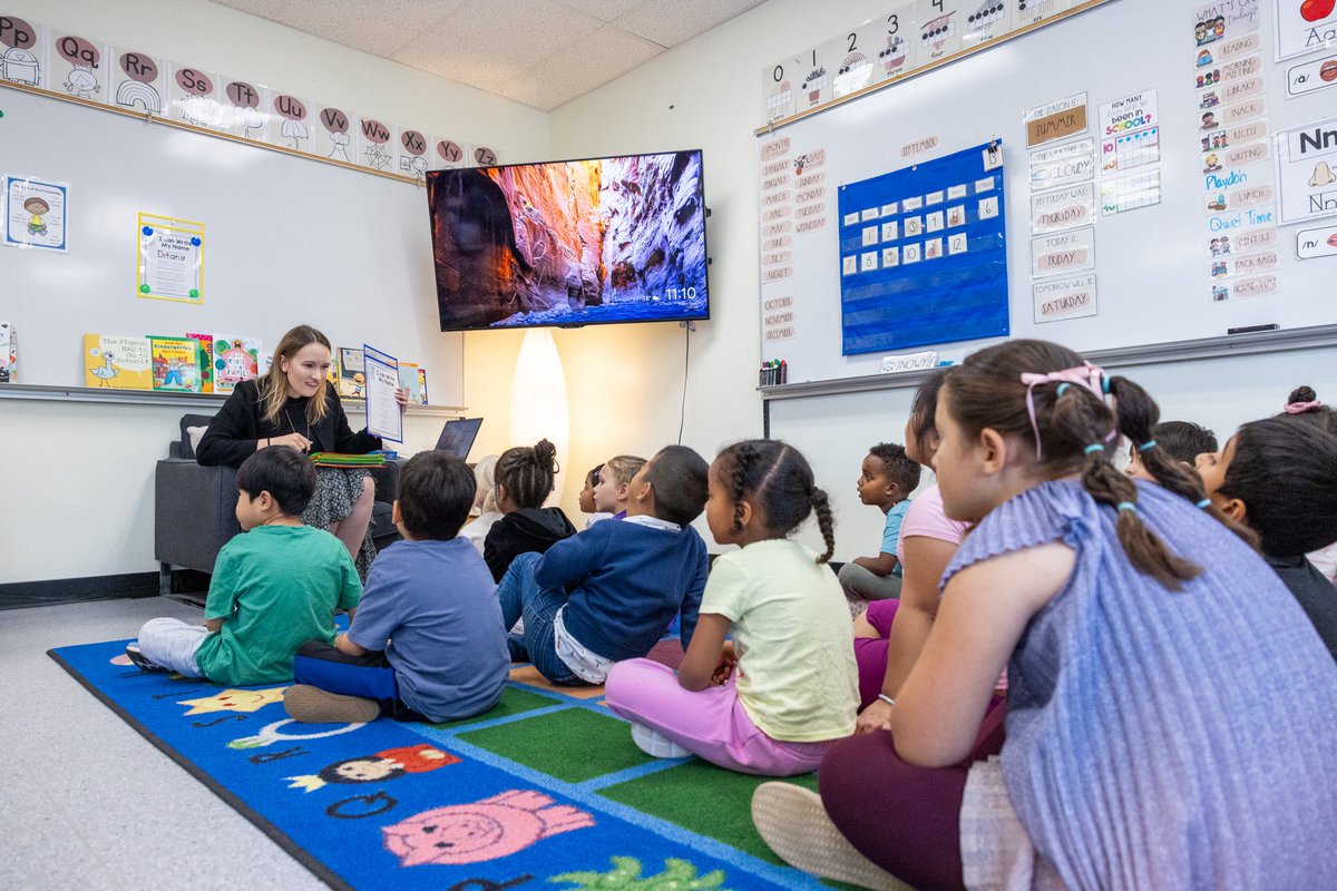lisabeare's tweet image. Reading should be a joy, not a struggle. 💛

Our new early literacy screening will help us spot challenges — like dyslexia — sooner, so kids get support right away and grow up confident in their learning.

Learn more: news.gov.bc.ca/releases/2025E…

#BCEd #EveryChild #EarlyLiteracy