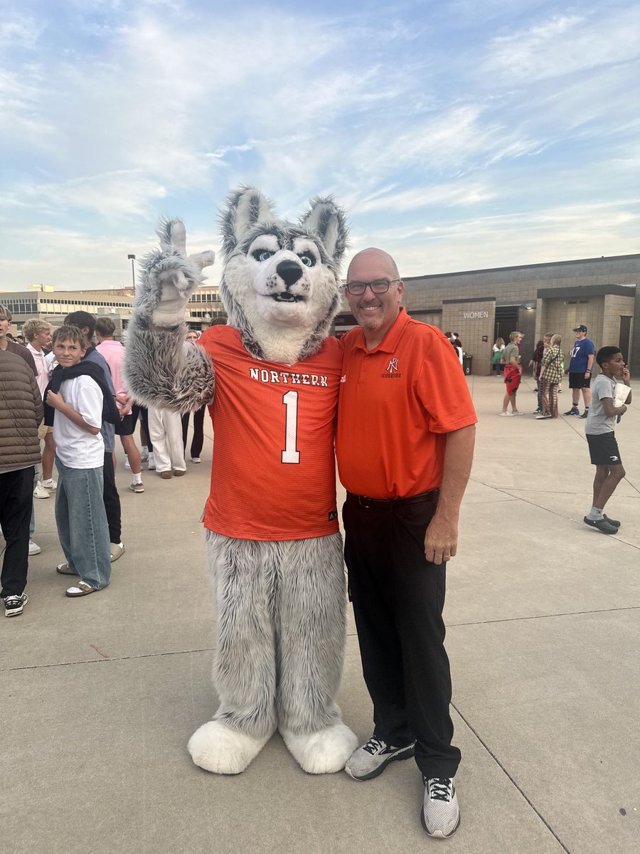 PNHSHuskieSports tweet media