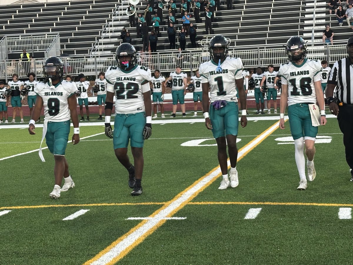 Islands captains before coin toss at Groves ⁦<a href="/Islands_Sharks/">Islands HS Savannah</a>⁩