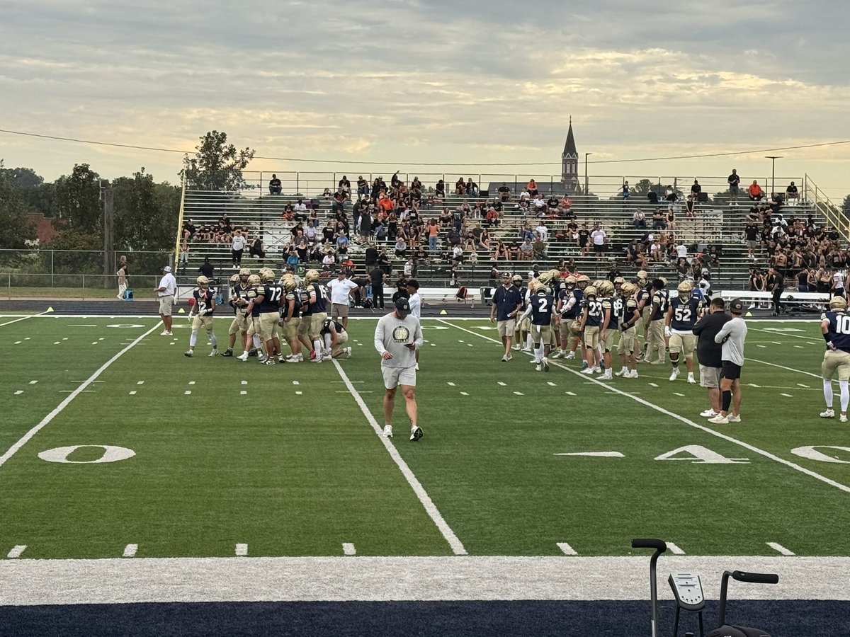 BHCS_Athletics's tweet photo. 30 minutes til the 88th edition of East-Heelan kicks off. #BeatEast https://t.co/0FkMvcymgJ
