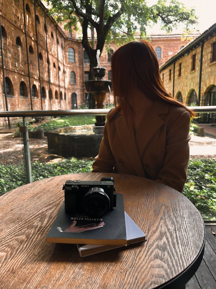 CallmeAmbarr's tweet photo. We go out for coffee, to read and share what interests us ... or is it afraid of? https://t.co/VBSccv1yH3