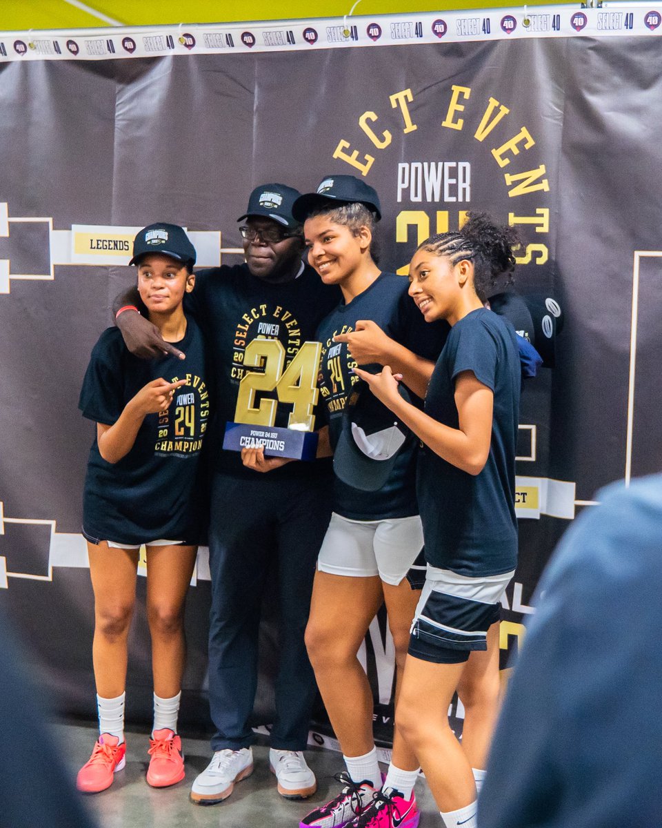amayaribbens's tweet photo. Extremely grateful to receive my first division one offer after an incredible call with Coach Hotchkins and Coach Wes at @USUWBasketball 

@millenniumwbb @DomadiosS @JKSelectGbb @RodLee55372448 https://t.co/gpCVFYJE9F