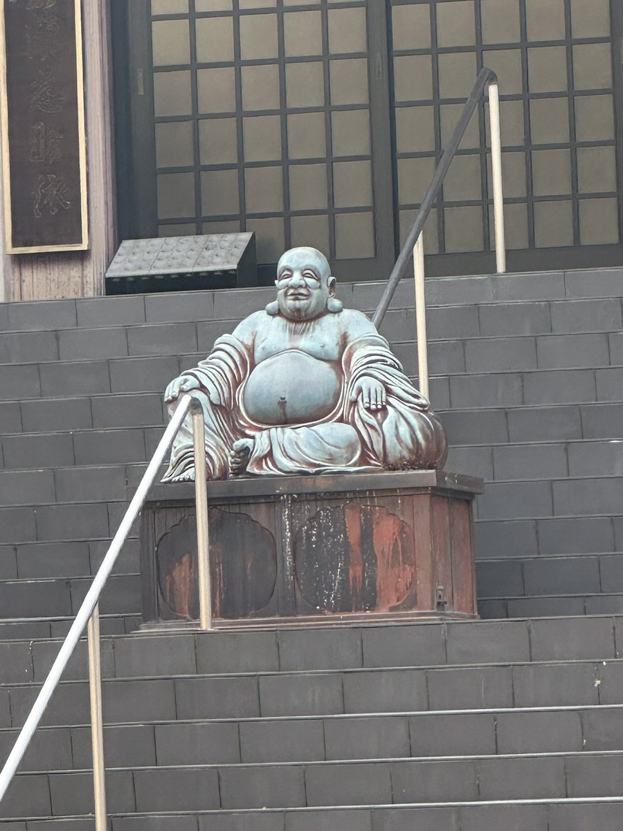 An actual photo of me after eating all the amazing food in Japan😂. What a country! Such. awesome. food. #japan