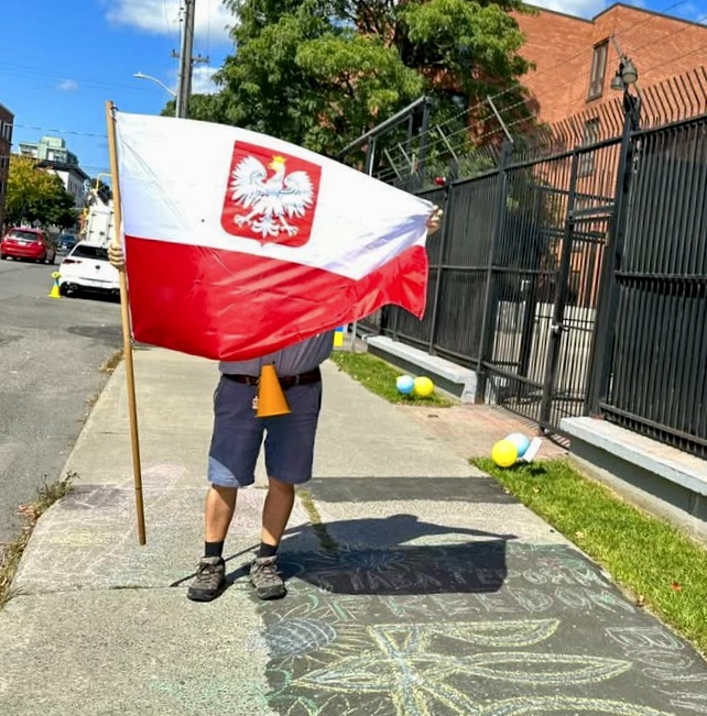drkatems's tweet photo. Stand with Poland, Stand with Ukraine,
Stand with NATO 🇵🇱🇺🇦🇨🇦✊🫡 https://t.co/p1ecbUMLr6