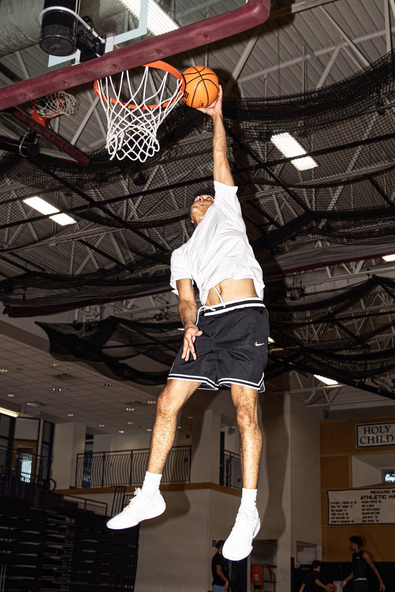 St. Luke's Boys Hoops ⚡️🏀 tweet media