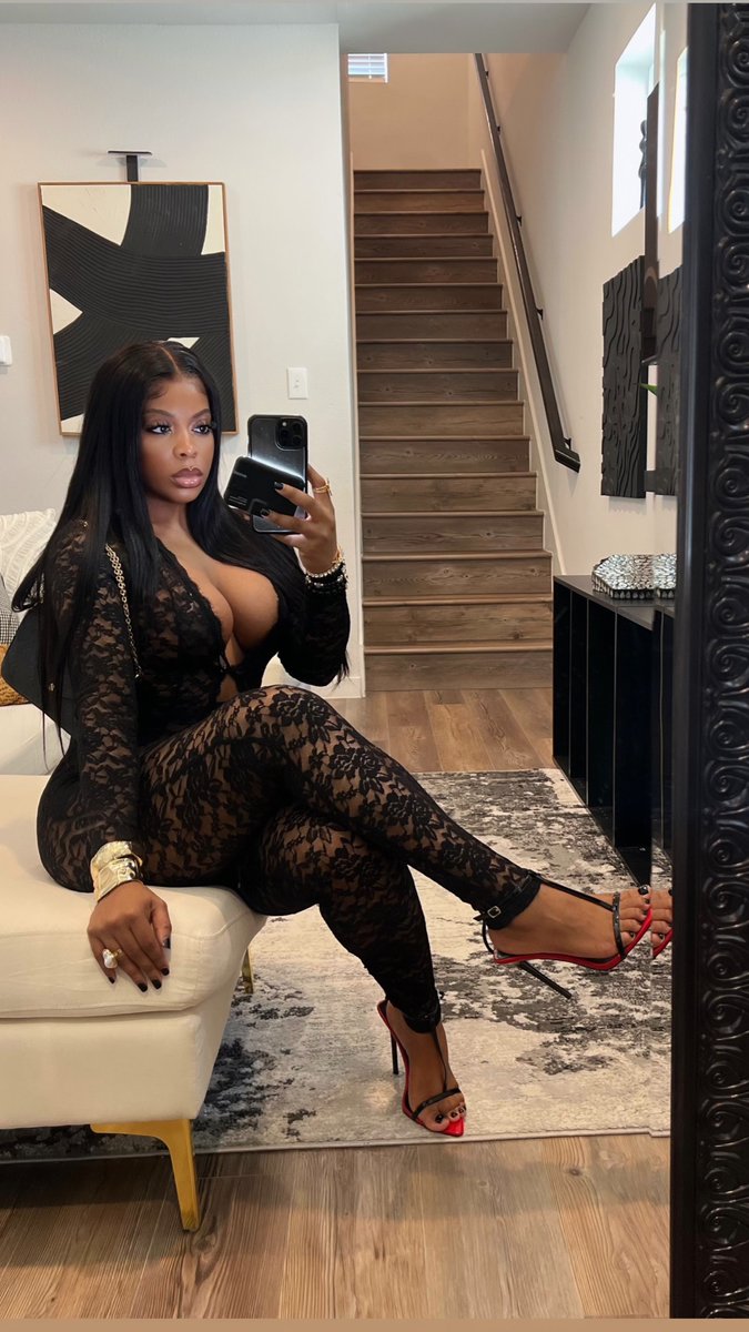 Ms. Henry💋 tweet media