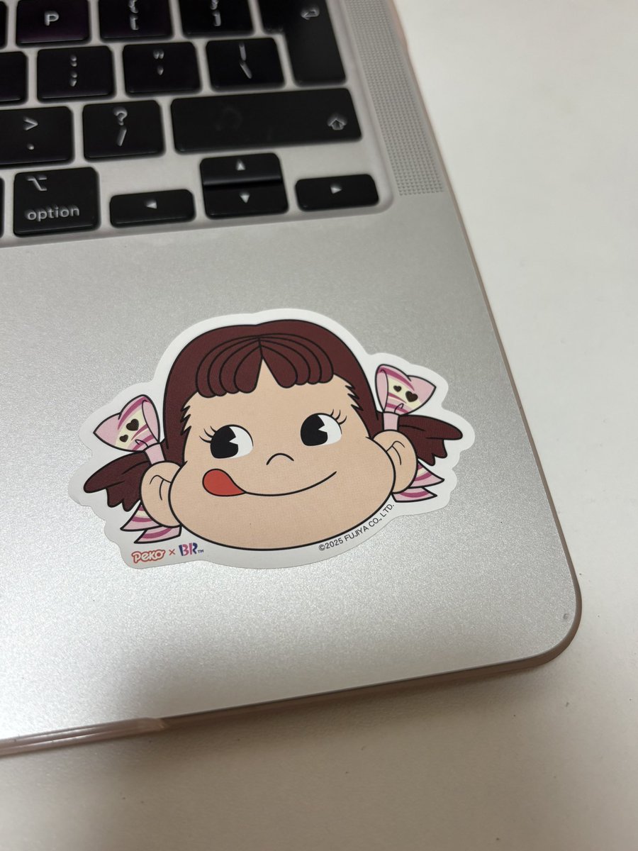 aiwo51's tweet photo. 卒業した今でも、大学時代の先生が気にかけてくださるのは嬉しすぎるし本当にありがたいよね🐜
卒論に言語学に、、みんなといるといつでも学生時代に戻れる🤭頂いたペコちゃんシールはパソコンにぺたっと🍬🎀 https://t.co/HRSu3OWSQS