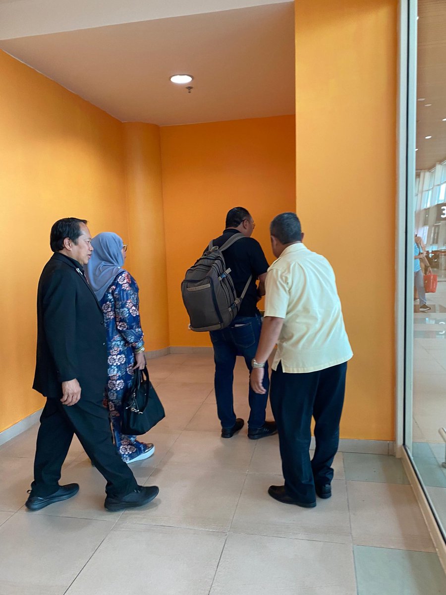 Berakhirnya Lawatan Kerja YB Timbalan Menteri Kerja Raya dan delegasi di WP Labuan - Alhamdulillah semua berjalan dengan lancar atas kerjasama terbaik.

<a href="/RoslanisE/">Roslan bin Ismail</a>
<a href="/IPJKR_Official/">JKR Malaysia Rasmi</a>