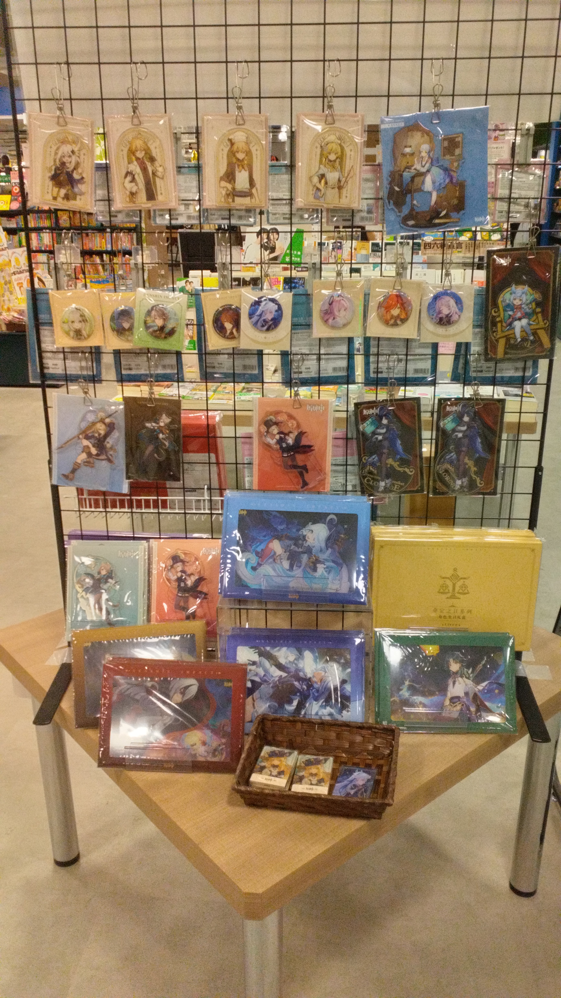 原神 フリンズ 缶バッジ 未来屋書店 6個セット 未来屋書店高の原店 on