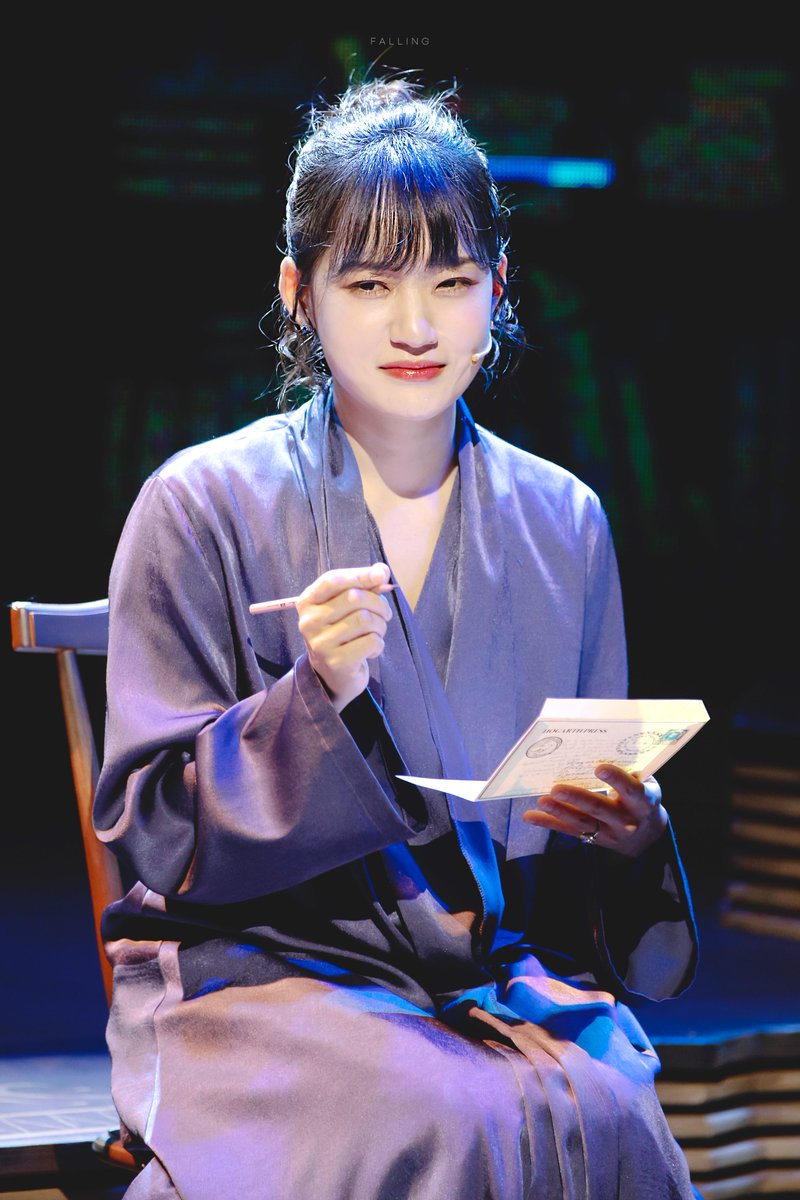 250912 밤 올랜도 인 버지니아
스페셜 커튼콜 | 긴 편지

버지니아 울프 役 | #임찬민 배우님

칡부엉이라도 멍청이라도