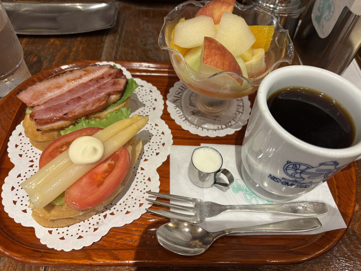 saborinndo's tweet photo. 神戸　にしむら珈琲店

素敵すぎて２朝連続でモーニングにお邪魔しました☕️
フルーツセット&amp;サラダセット🍎🥚 https://t.co/Ejknlwq1b0