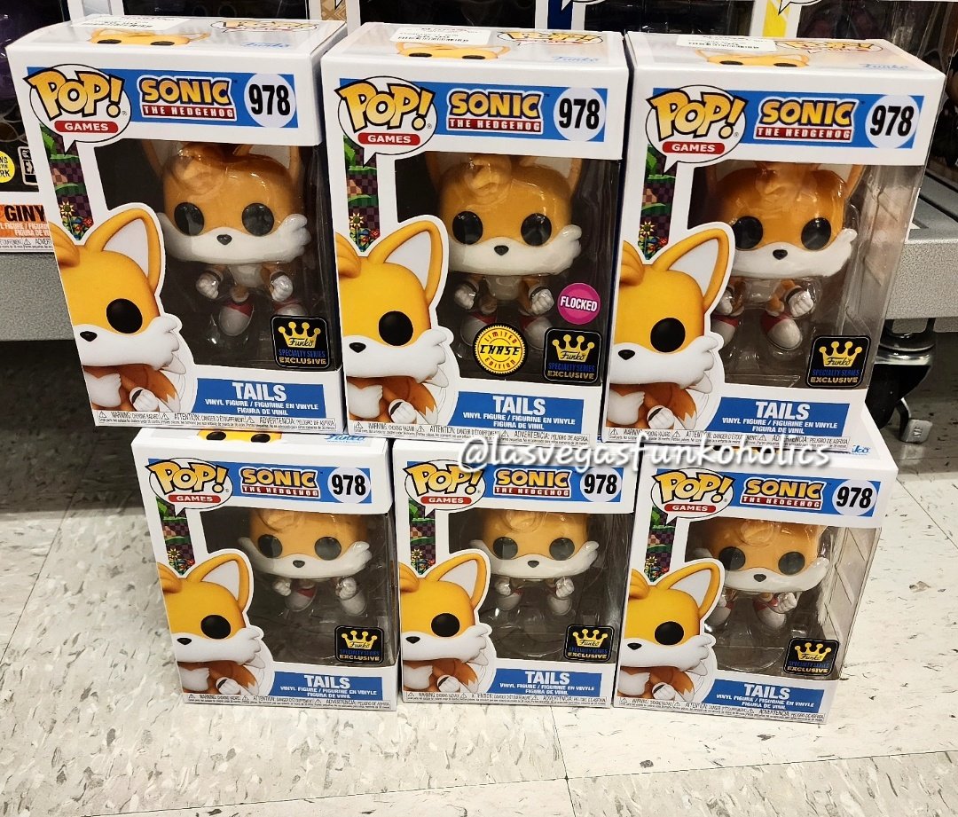 LVFunkoholics's tweet photo. Spotted @tjmaxx Funko Pop Sonic The Hedgehog Tails Flocked Chase. Great deal for $6.99.
#tailsthefox #SonicTheHedgehog #funkopops #funkogram #lasvegas #lasvegasfunkoholics #funkochase #funkofanatic #sega https://t.co/rlYvd6OedR