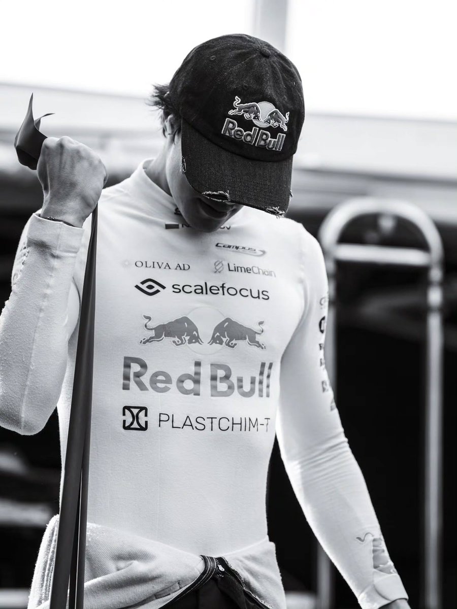 beaurealist's tweet image. ㅤ ㅤ  
           
     †ㅤ   𝇄           𝐀𝚁𝚃𝙷𝚄𝚁   ,      𝐑𝙴𝙳     𝐁𝚄𝙻𝙻      #   𝟏𝟐