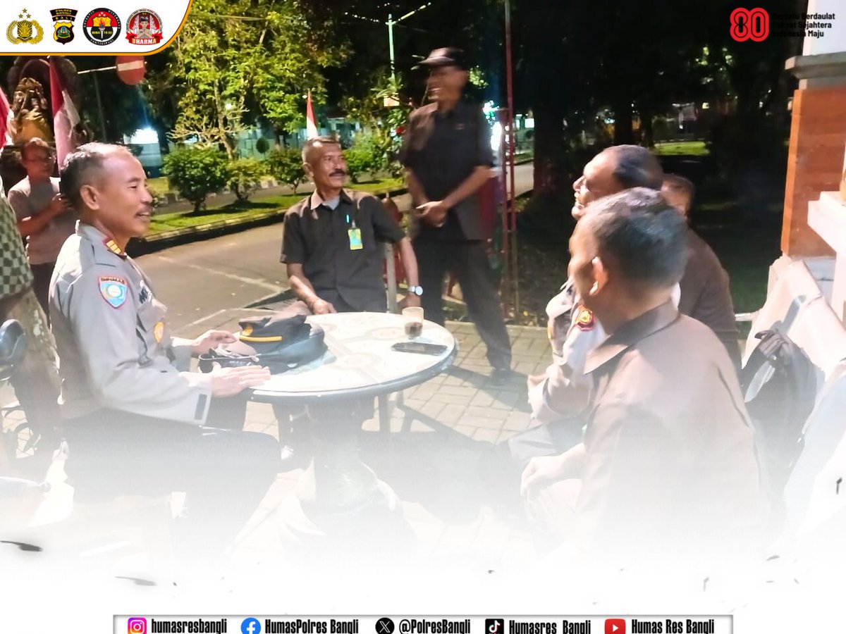 HumasPolsekBgl's tweet photo. Kasat Binmas Polres Bangli AKP I Wayan Wista melaksanakan pembinaan kepada Satuan Pengamanan (Satpam) yang bertugas di Pos Jaga RSJ Provinsi Bali, Sabtu (13/9/2025).
#Poldabali #PolresBangli #PolriPresisi #Binmas #HumasPolri #Polriuntukmasyarakat https://t.co/927Xj16V5Z