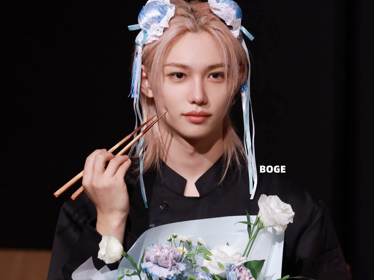 🎵🎵 The hair color gradually changed

#felix #필릭스 
#StrayKids #스트레이키즈