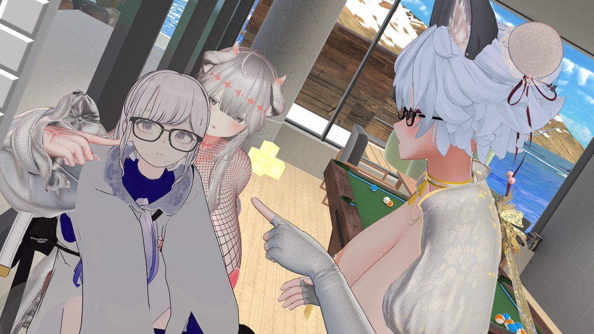 友よ…

2枚目はツンツンされて楽しそうなakaさん @aka_0530_vrc 