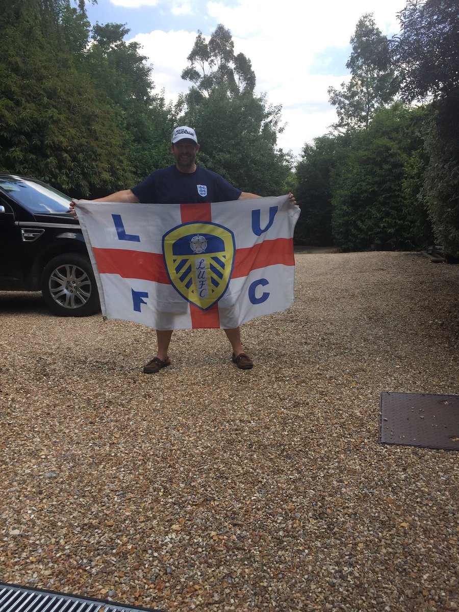 Silly o’clock Fulham away in that there London.. travel safe #lufc family see you all down there 😊