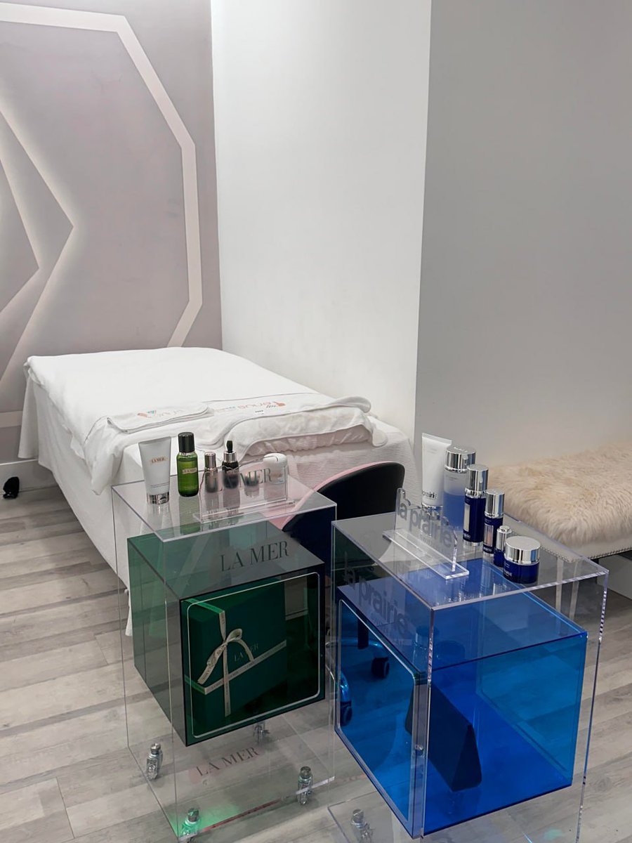 Amelie1985728's tweet image. Skin Care Day is more than just about skincare; it's about enjoying life's rituals. The elegant environment makes every moment worth cherishing 🌿💆‍♀️ #QualityLife #BeautyExperience