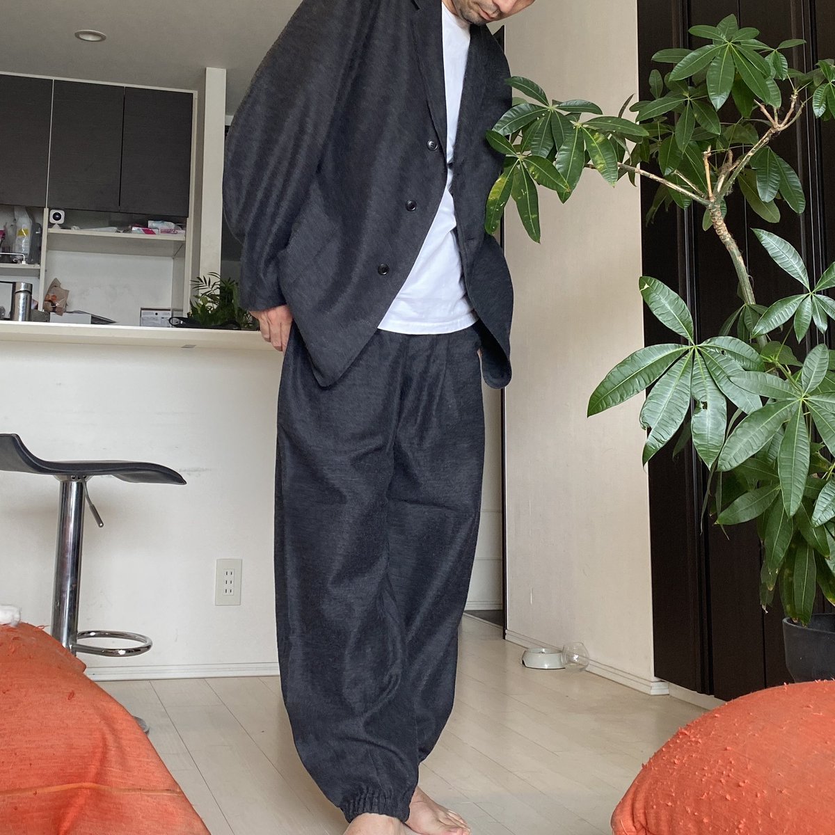 comoliのカシミアシルクのセットアップをゲット。同じタイミングで 