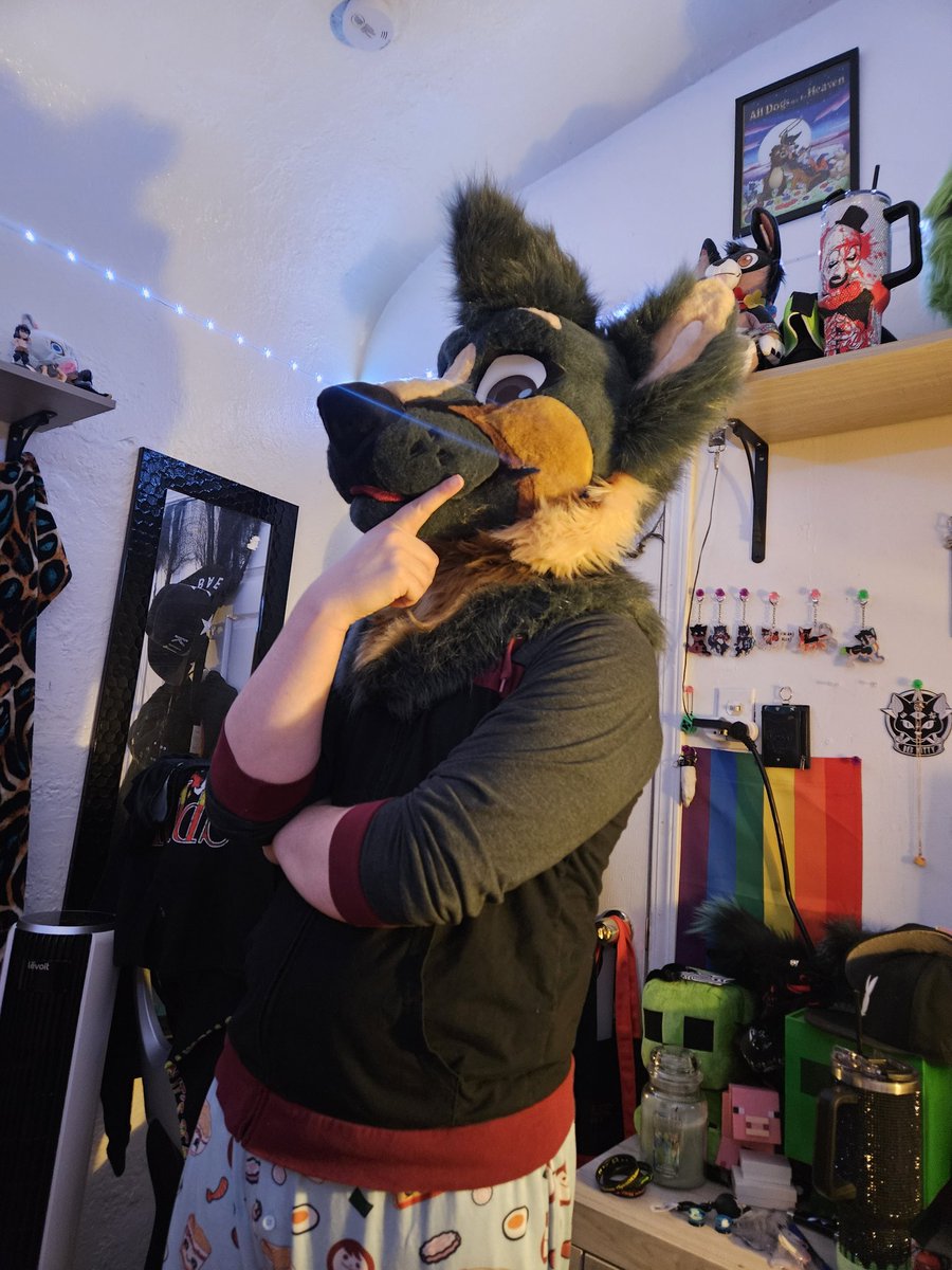 Turning a non furry into a furry 😈