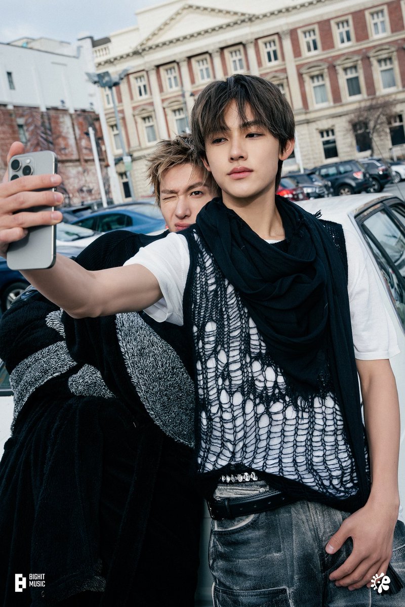 seonghyeonpics's tweet photo. EOMPARKZ https://t.co/wbCjZSEqmx