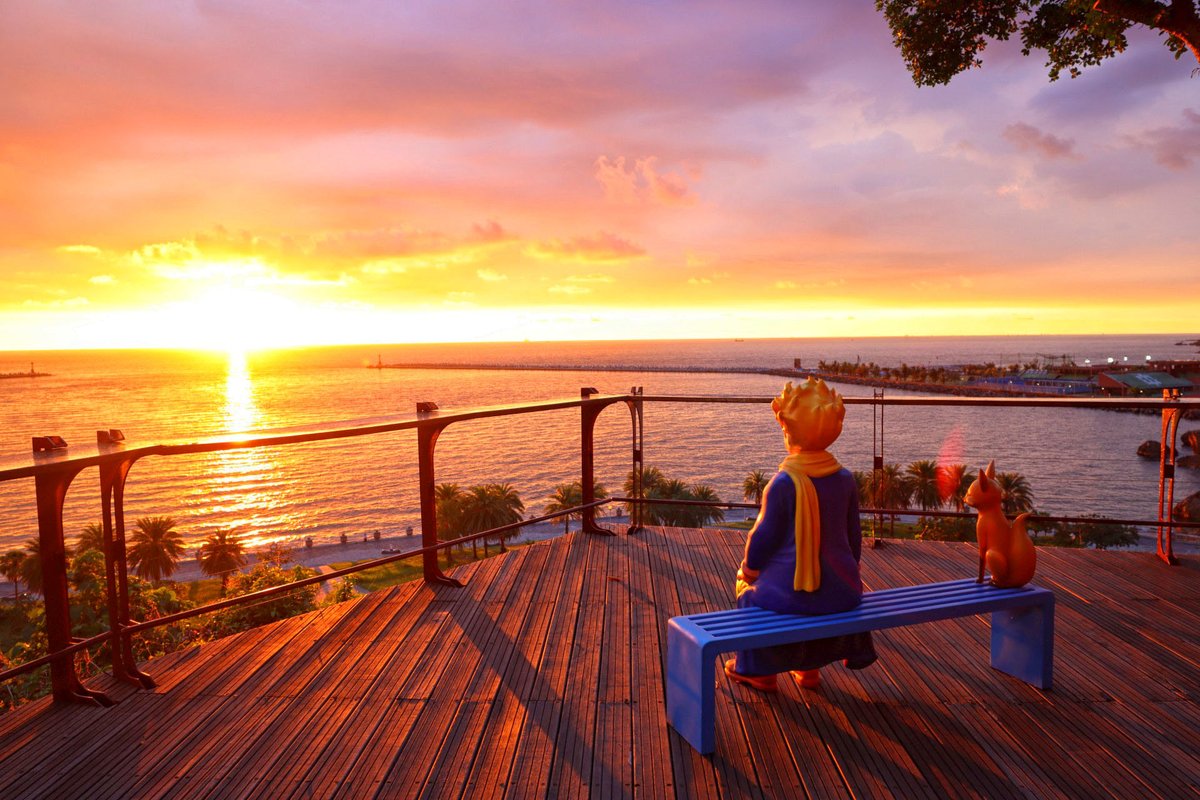 KaohsiungCity's tweet photo. Let’s look at the stars in Kaohsiung! 🌟
After 125 years, #TheLittlePrince has finally landed in Kaohsiung. He is sitting with the fox on a hill at Sizihwan. Watching sunrise and sunset over the sea, he quietly waits for that first flutter of the heart.
#BritishConsulateAtTakow https://t.co/LyaeIGw0UR