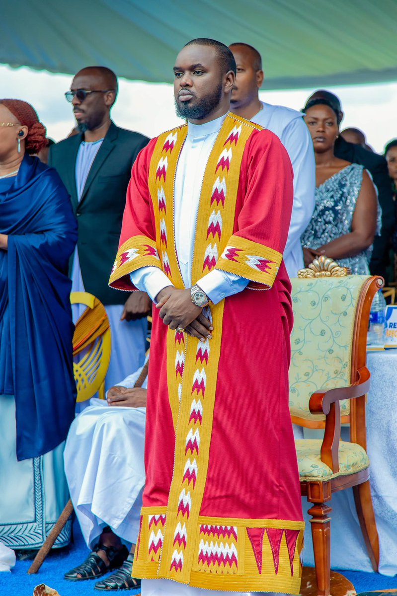 ThAfricanRoyals's tweet photo. #Drccongo🇨🇩 HM King (Mwami) Kahembe IV Isaac Butsitisi of Bukumu kingdom,nyiragongo territory, Goma, DRC Congo at the 30th coronation anniversary of HM King (Omukama) Oyo Rukidi IV of Tooro Kingdom, Uganda #EmpangoAt30 https://t.co/XiGGu3j0vj