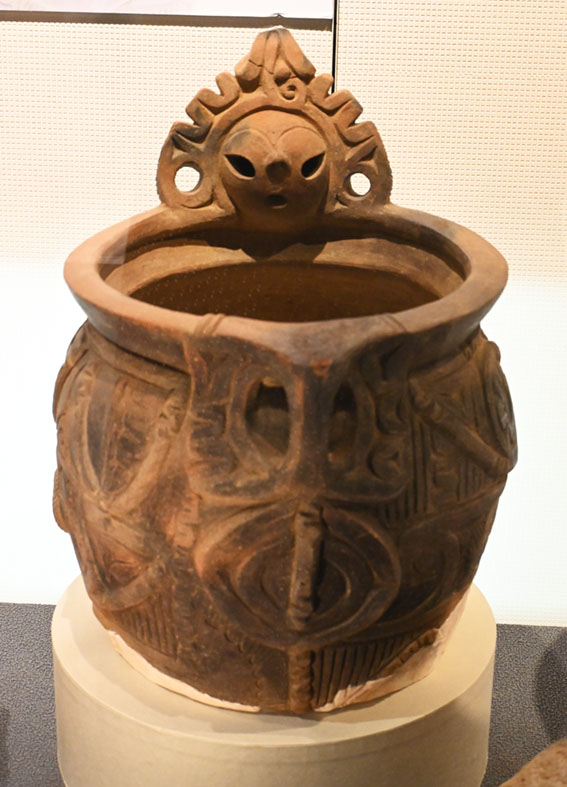 海底から赤褐色の土器 2点セット　詳細不明 山梨県立考古博物館 on X