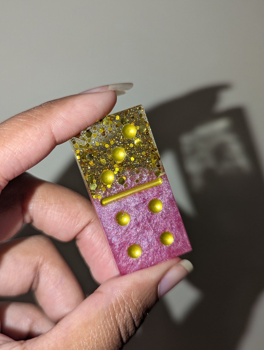 GiftsStarr's tweet photo. This might be the prettiest set so far 😍✨💖 You can get your very own custom set of dominoes here! ⬇️

https://t.co/hPsudO6gng

#StarrHandmadeGifts #CustomDominoes #Etsy https://t.co/frIDnZXEv2