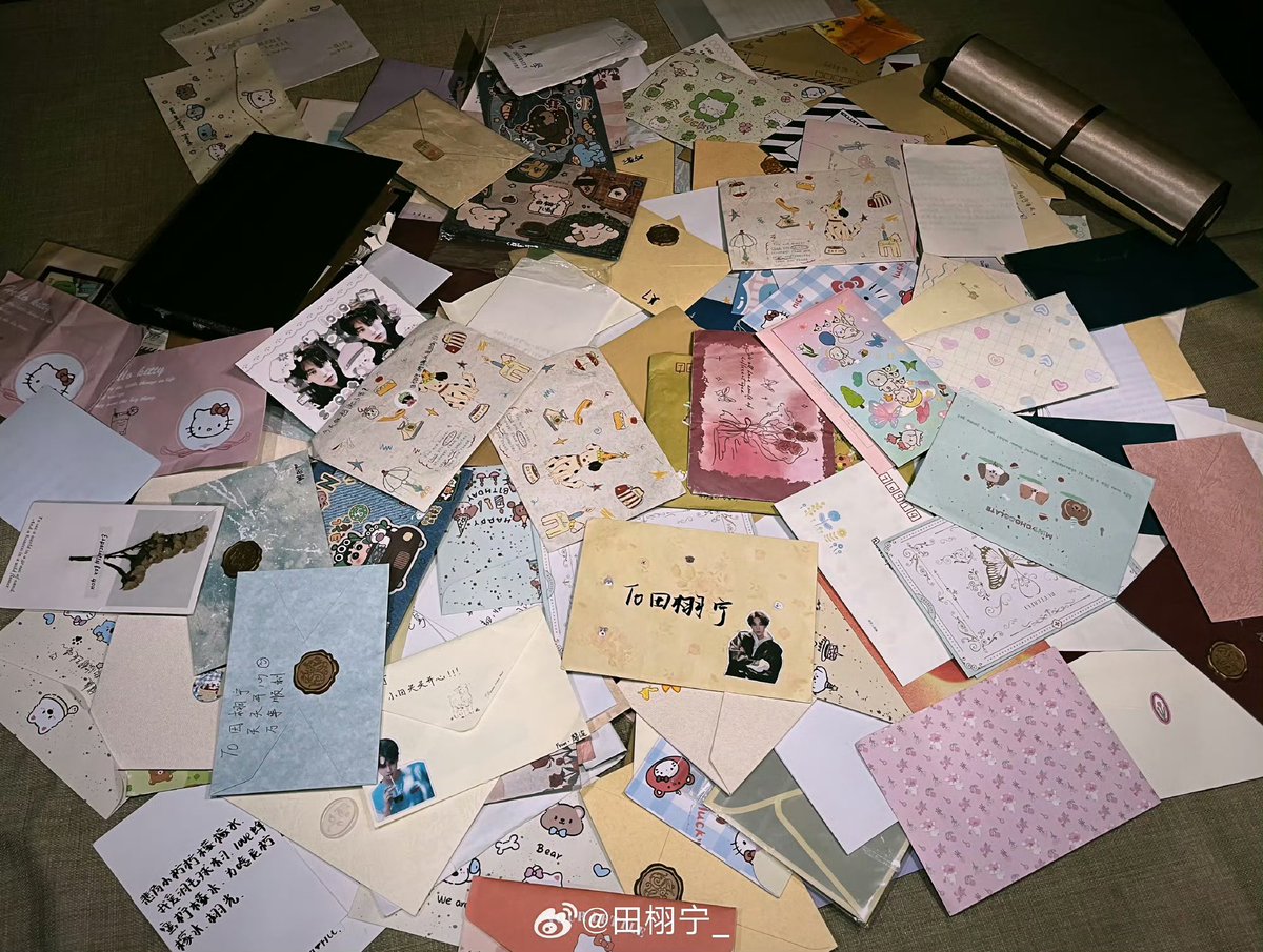 - #TianXuning 

250913  ACTUALIZACIÓN DE WEIBO 

Él lo vio todo, no pudo interactuar con lemonade, pero pidió a su staff que recogiera las cartas 🥹