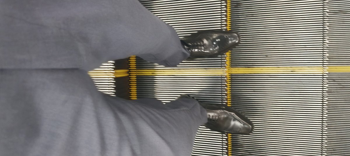 西装革履 (@qwert41441699) on Twitter photo 