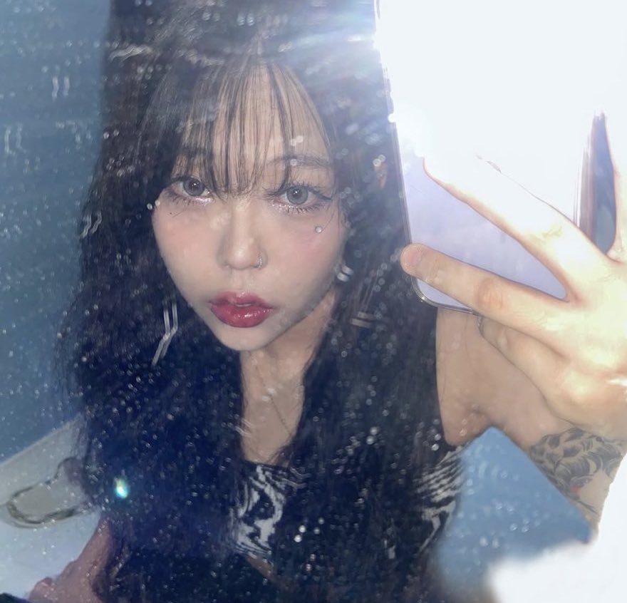 peakyvuu's tweet photo. #국힙트친소 #국힙_트친소
실수로 지워서 재업로드...

안녕하새요. 구) 메킷레인 좋아하는 여자이구요
3년 째 메킷레인을 그리워 하며
이렇게 구천을 떠돌아다니고 잇어요..

구리고 짜치는 거 빼고 다 조아합니다!
지뢰는 알아서 피해갈 테니 편하게 다가와 주세요 ㅎㅎ
말 걸어주새요 친구해 주새요 https://t.co/n93uqtqcSF