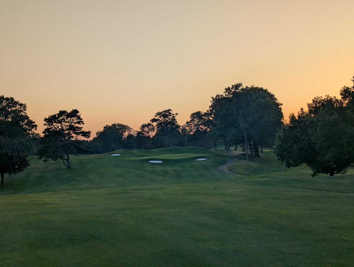 Weequahic redesign was incredible. What an insane change from an oddly designed poorly cared for course to a breathtaking beautiful challenge, even for how short it is. The greens are now wildly tricky. The terraforming they did draws your eye and guides you nicely through. #play