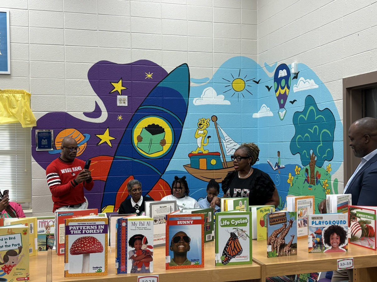 DrArniseOwens's tweet image. Thank you @Amazon for the amazing book nook to support our students reading journey @APSDobbs ! We are so excited for our students 🎉🎊👏🏾👏🏾!
#ReadingisFUNdamental
#WeareSouthAtlanta