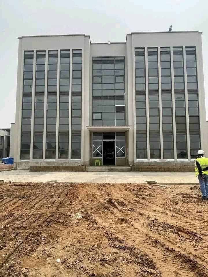 Abbé Blaise Kanda (@blaisekanda2) on Twitter photo ♥️🇨🇩Université de Kananga en construction 
Ni en 32 ans 
Ni en 18 ans 
Mais en 6 ans !!!
Un petit rien 
Qui nous fait du bien
Et procure la joie
Aux villageois ♥️🇨🇩 ♥️🇨🇩Université de Kananga en construction 
Ni en 32 ans 
Ni en 18 ans 
Mais en 6 ans !!!
Un petit rien 
Qui nous fait du bien
Et procure la joie
Aux villageois ♥️🇨🇩