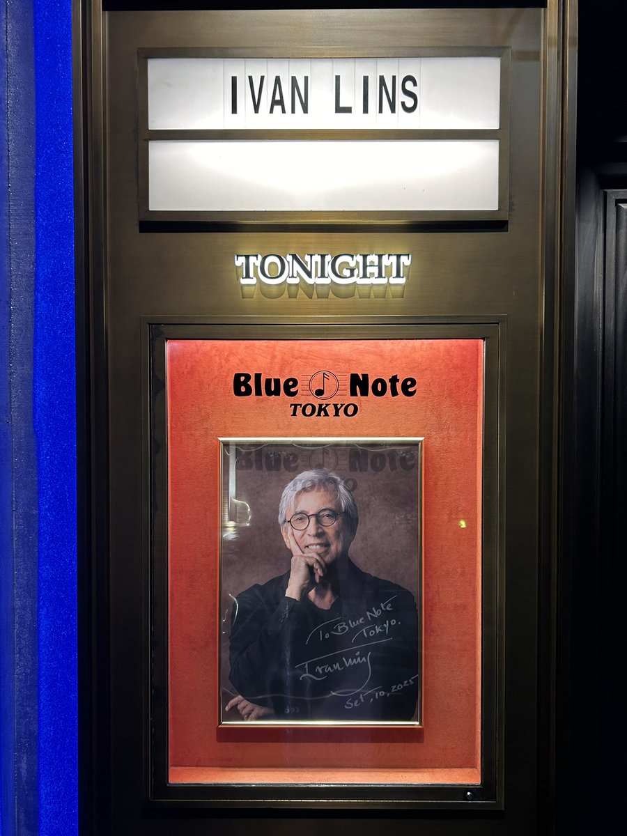 chika2bambina's tweet image. IVAN LINS &quot;80th Anniversary Tour”
Blue Note TOKYO
最高でした。私が一番好きな「明るいのに切ない」音楽の頂点だと思います。
そして、バンドが素晴らし過ぎて…
サックスのフレージング、エレガントなキーボード。そしてバンドのグルーヴ。
ザ・ブラジル🇧🇷
#ivanlins