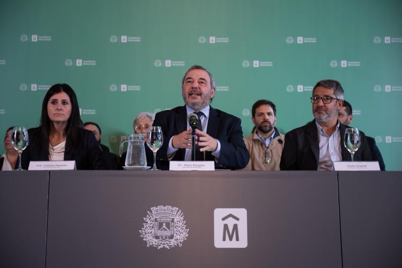 👉🏻 Hoy <a href="/Mario_Bergara/">Mario Bergara</a> presentó las medidas de ordenamiento financiero que buscan mejorar la eficiencia de la gestión de la @MontevideoIM ahorrando U$S 19.000.000 durante solo 6 meses y sin afectar los servicios principales.