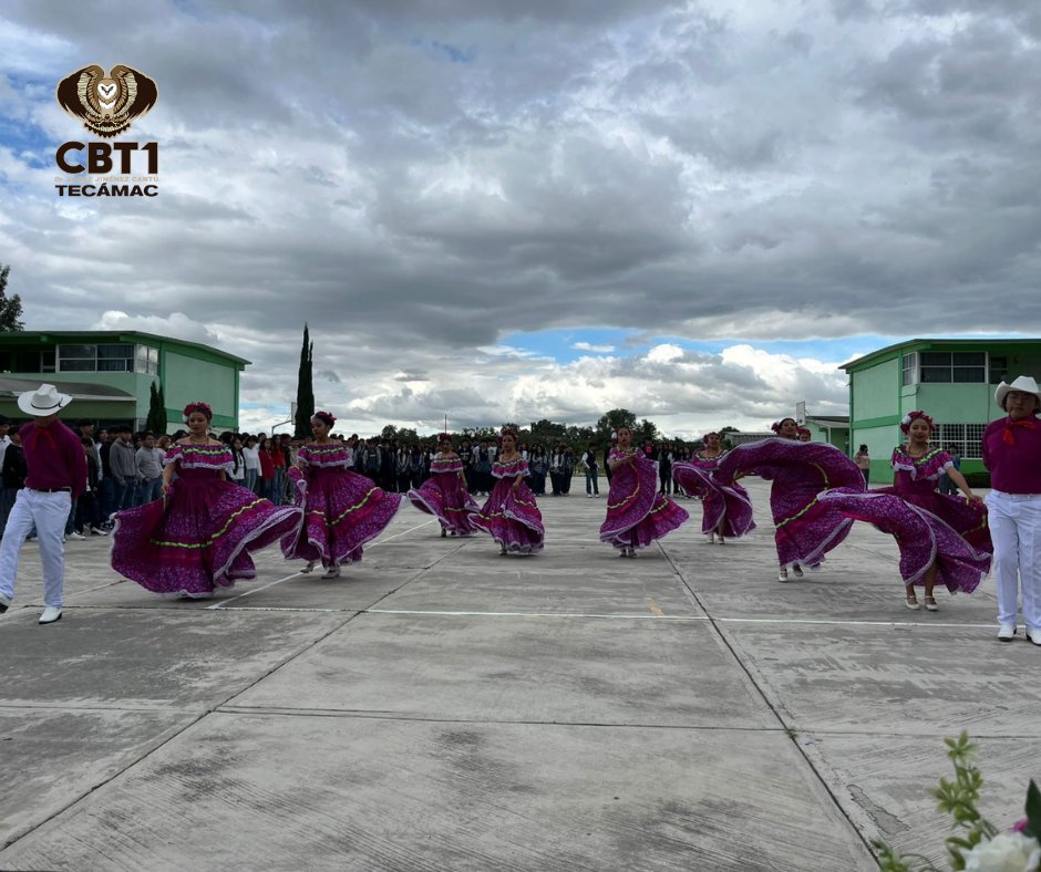 💃🪗 Orgullosos de nuestras tradiciones 🇲🇽✨

El día de hoy nuestro Taller de Danza Folclórica "Zapateado de Tres Lechuzas" tuvo el honor de asistir al CBT No. 3 Tecámac, atendiendo la invitación para su evento “Tarde Mexicana”.