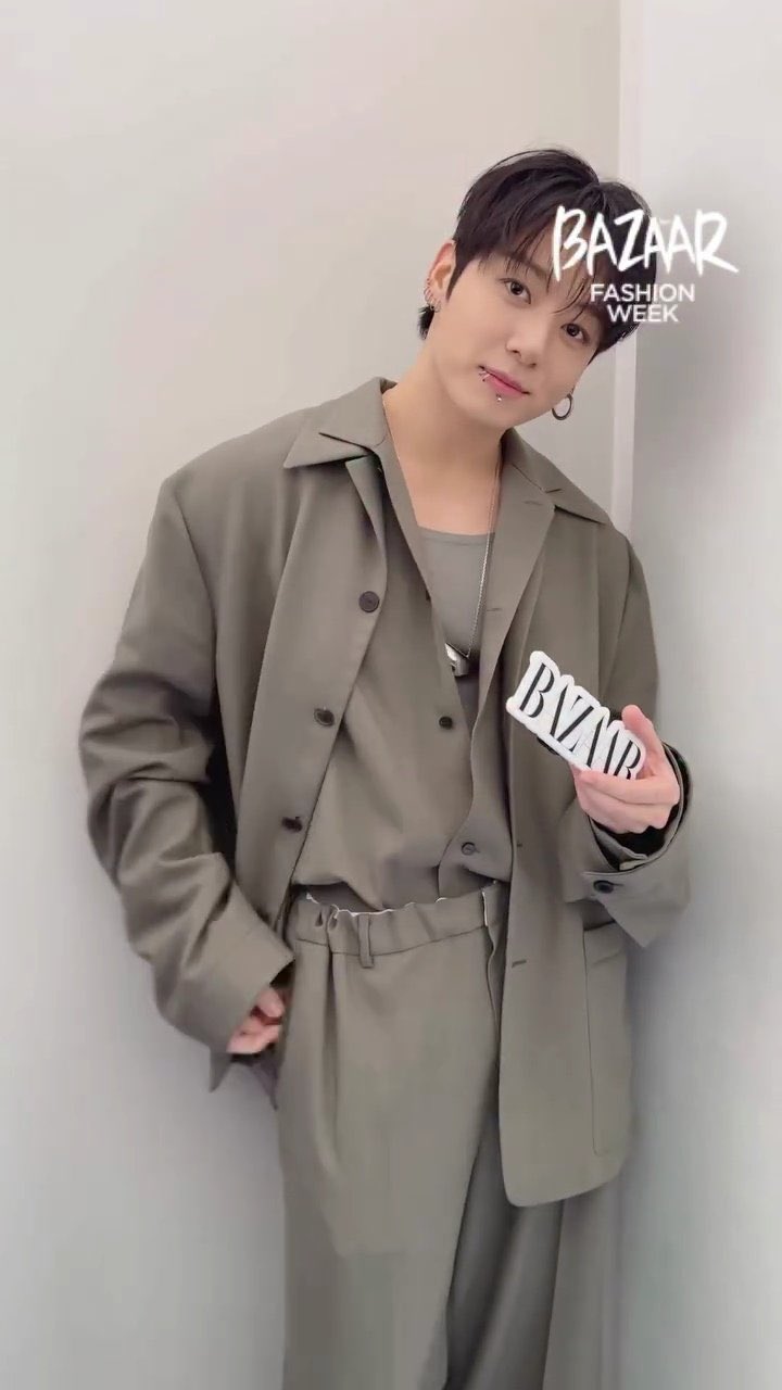 ぐくちゃん。ページ グクペンのり💜 ̖́-GOLDEN 3D 𝐒𝐄𝐕𝐄𝐍 SNTY🐰26年BTSライブ