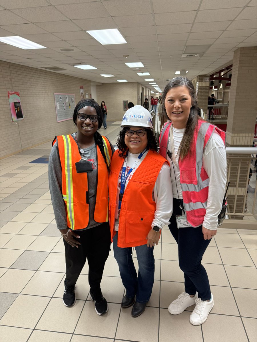 Aurora Dinstel tweet media