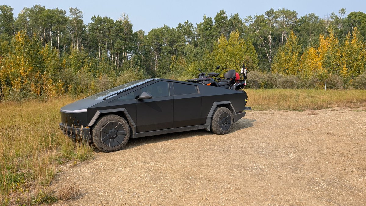 CalvinSundborg's tweet image. Out for an adventure today. @cybertruck