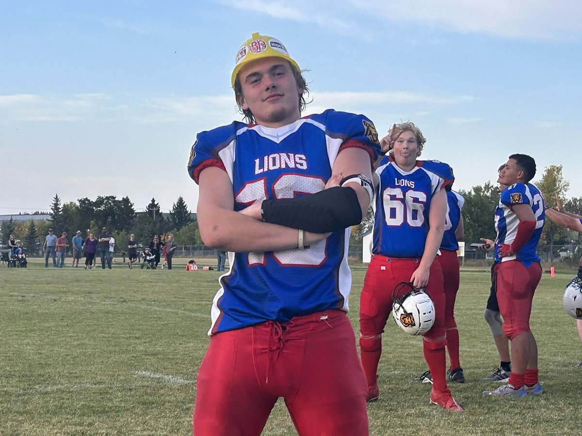 shawnmullin's tweet photo. Gull Lake wins 57-38 over Central Butte in 6 man football. Tyden Johnson with SIX touchdowns in the game for the Lions.

We had it live with Local Sports Live on @Magic97_SC 

@McCormackA2 @SCOLnews @swacsports https://t.co/UMlFith5wt