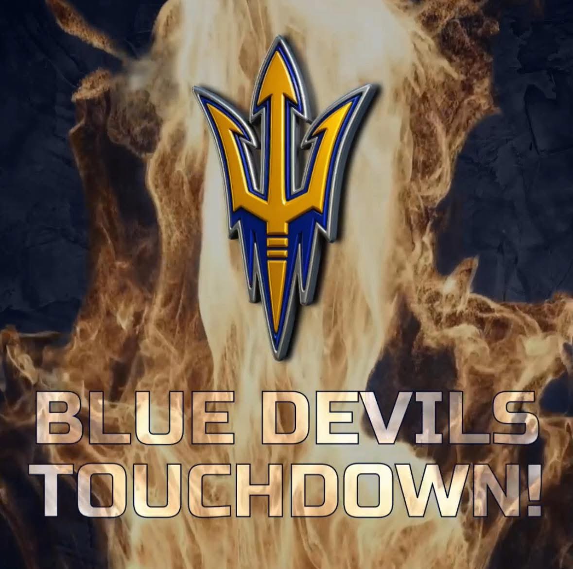🚨 Dalton Cassell QB keeper breakaway = 35 yard house call!!!! 🚨

PAT by Duron is good! 🔱

Devils: 45
Dogs: 3
Under 3 minutes to play.