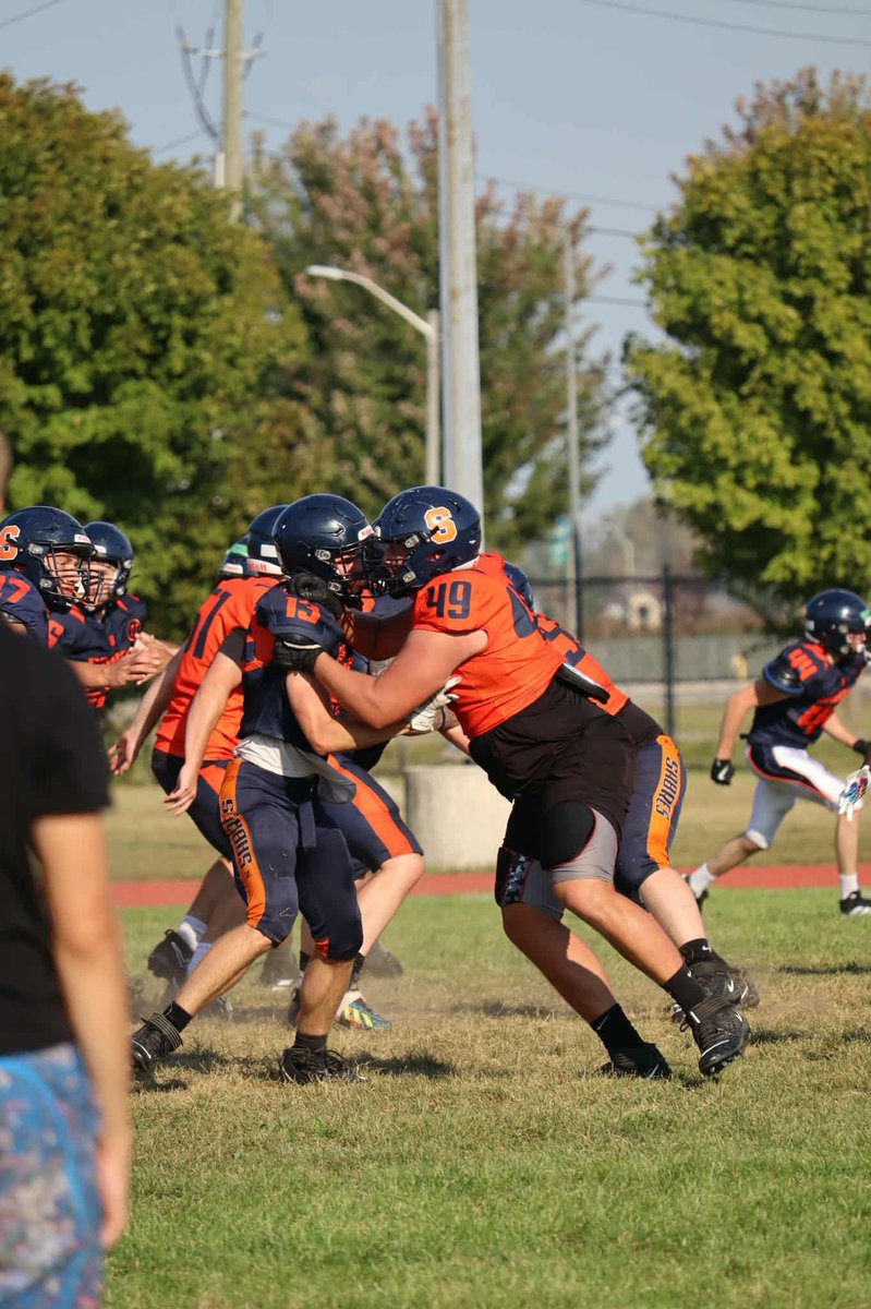 Jeffmelko's tweet photo. Sandwich Sabres Varsity Football - Blue vs. Orange game 🏈🔥

@SandwichSabres https://t.co/vbdcDRvpz7