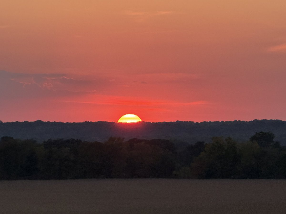 89 high per weather station in west central Indiana with amazing sunset <a href="/SeanAshWX/">Sean Ash</a> <a href="/BrianWilkes59wx/">Brian Wilkes</a> <a href="/NWSIndianapolis/">NWS Indianapolis</a> #inwx